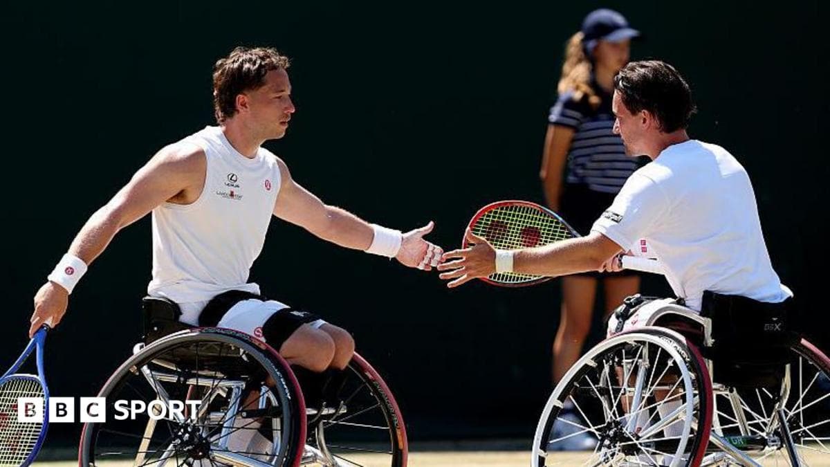 Alfie Hewett keeps hopes for a double at Wimbledon