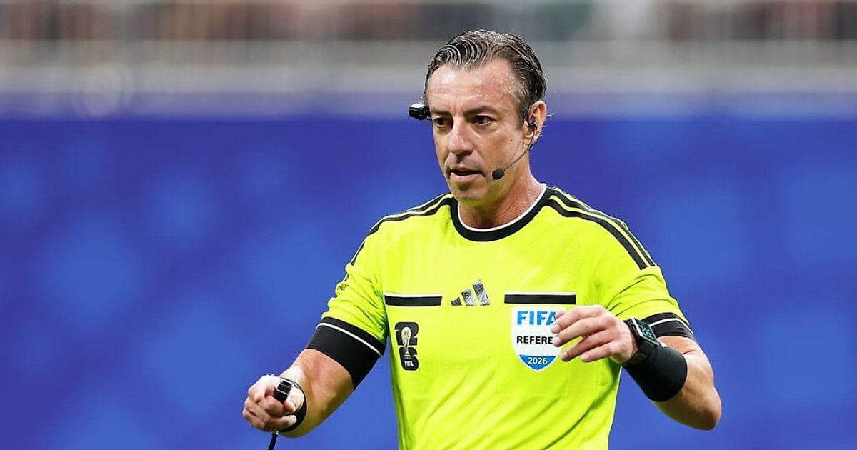 Коллина защищает Клауса после обвинений в адрес арбитра