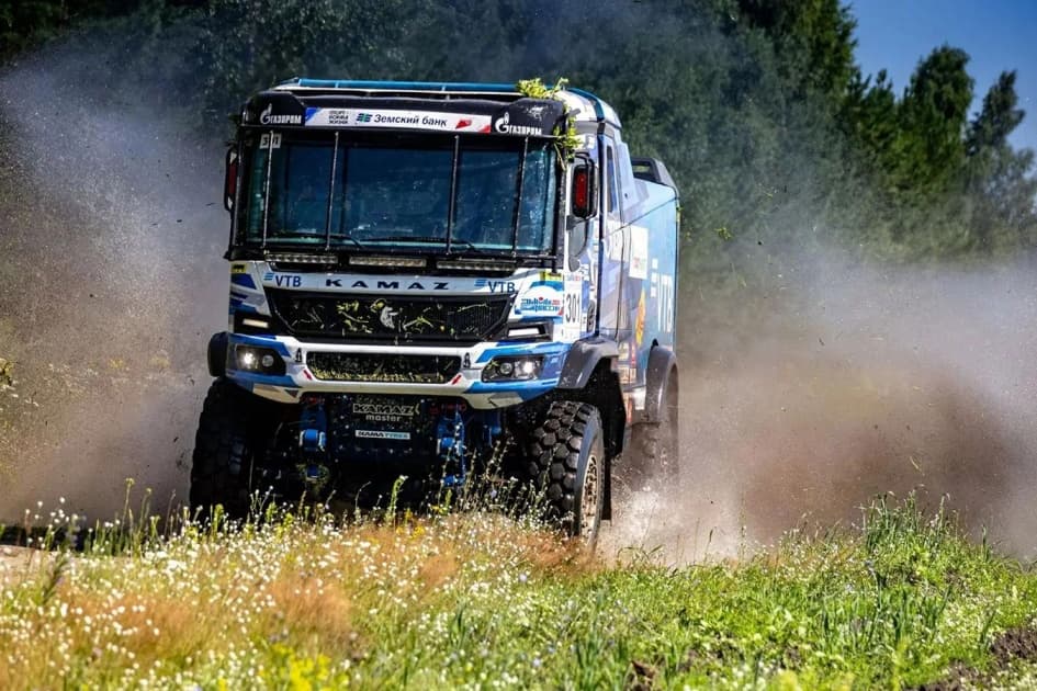 Николаев опережает Вязовича на 32 секунды перед финальным днём второго этапа ЧР по ралли