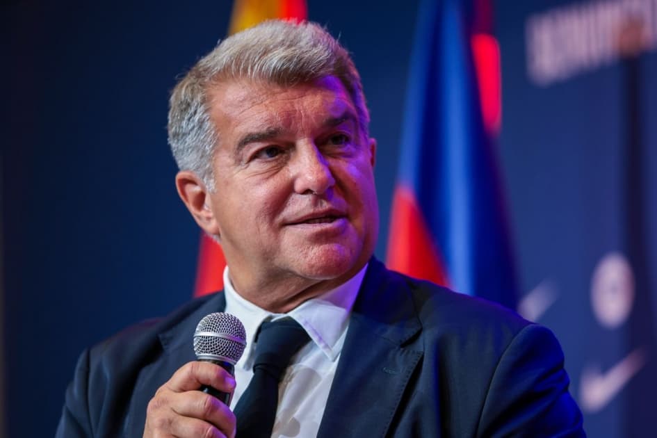 Президент «Барселоны» анонсировал переход Карима Адейеми